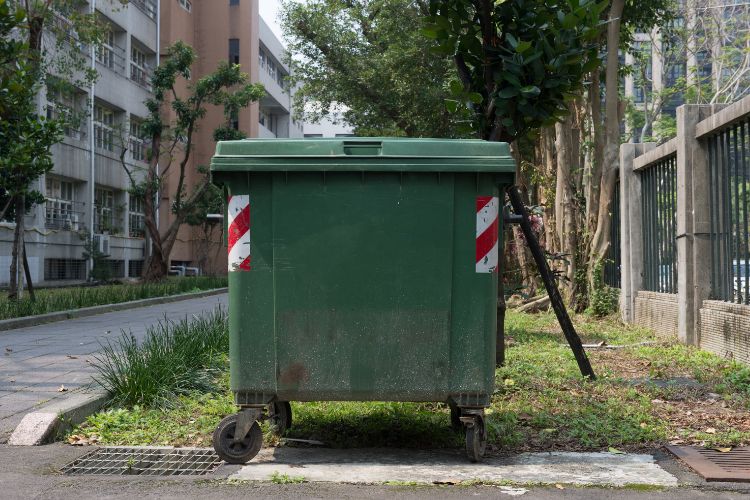 Safety requirements for a skip bin placement